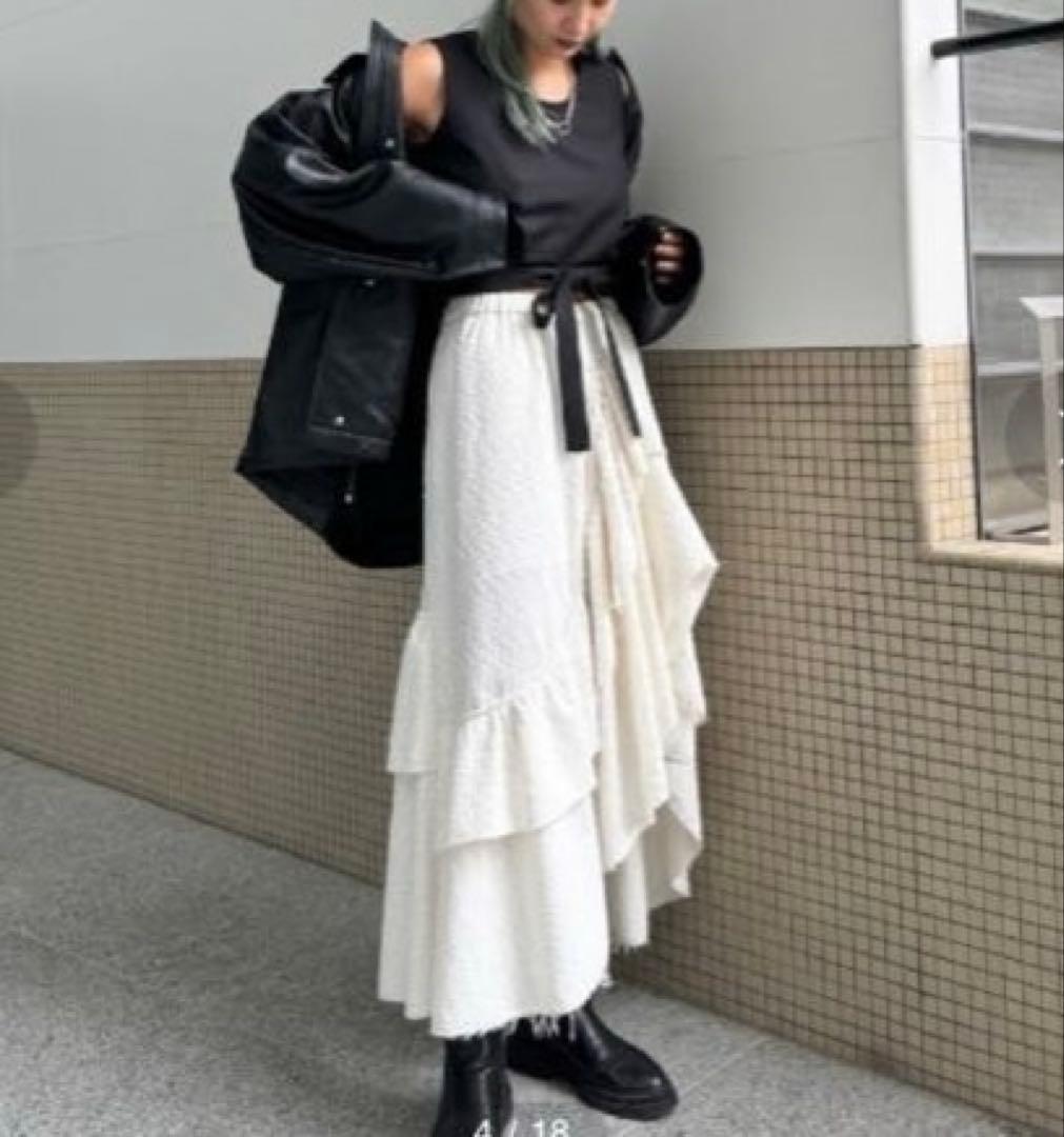 着用3回　Ameri UND OVER SLIT RUFFLE SKIRT