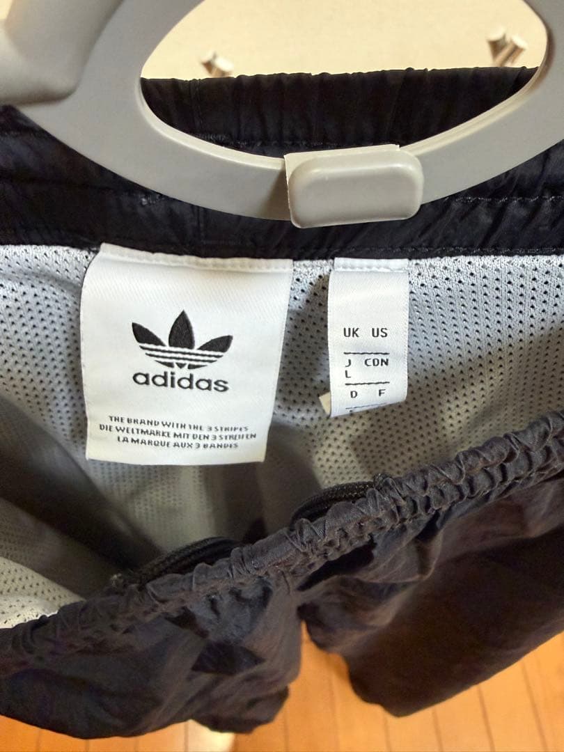adidas アディダス オリジナルス トレフォイルロゴ ナイロンパンツ　黒　L
