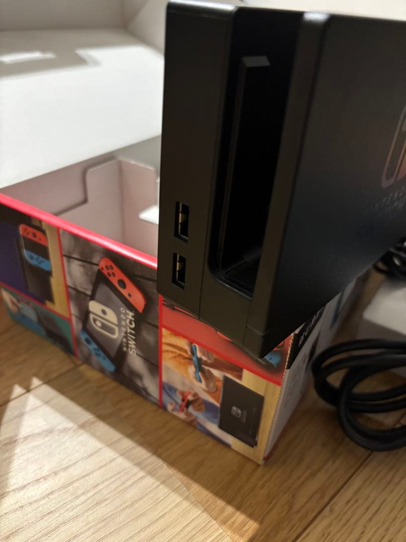 Nintendo Switch 本体 青・赤 Joy-Con付き