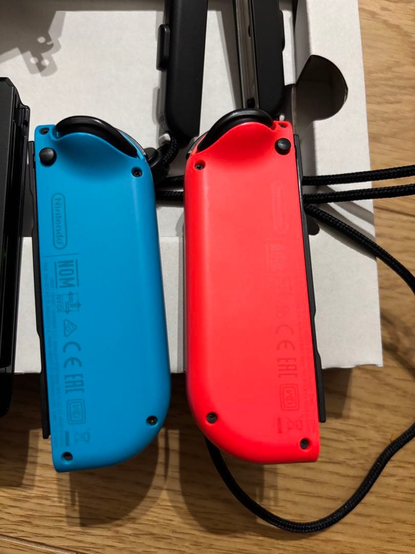Nintendo Switch 本体 青・赤 Joy-Con付き