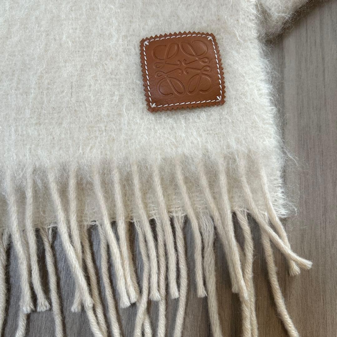 LOEWE アイボリー マフラー フリンジ付き