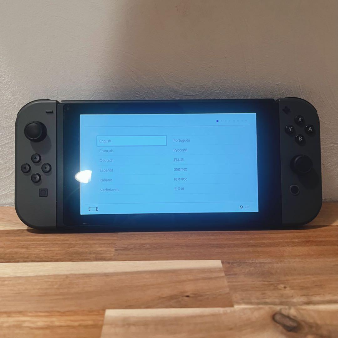 Nintendo Switch スイッチ　グレー 本体　おまけ付き