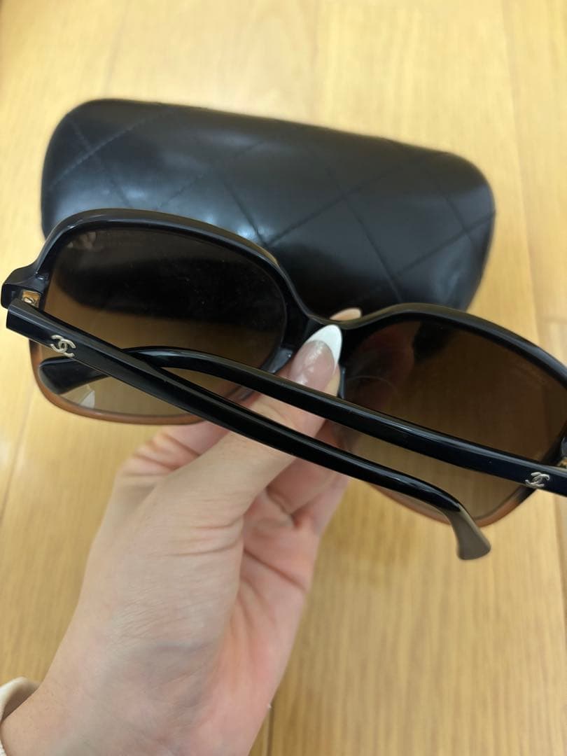 CHANEL ブラック サングラス 偏光レンズ