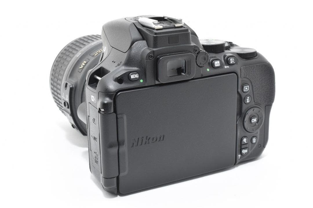 【大人気】 Nikon ニコン D5500 レンズキット デジタル一眼カメラ