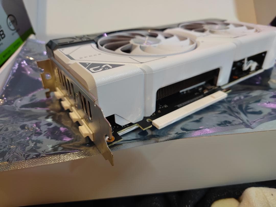 ASUS 4070 DUAL OC ホワイト グラフィックボード 12GB