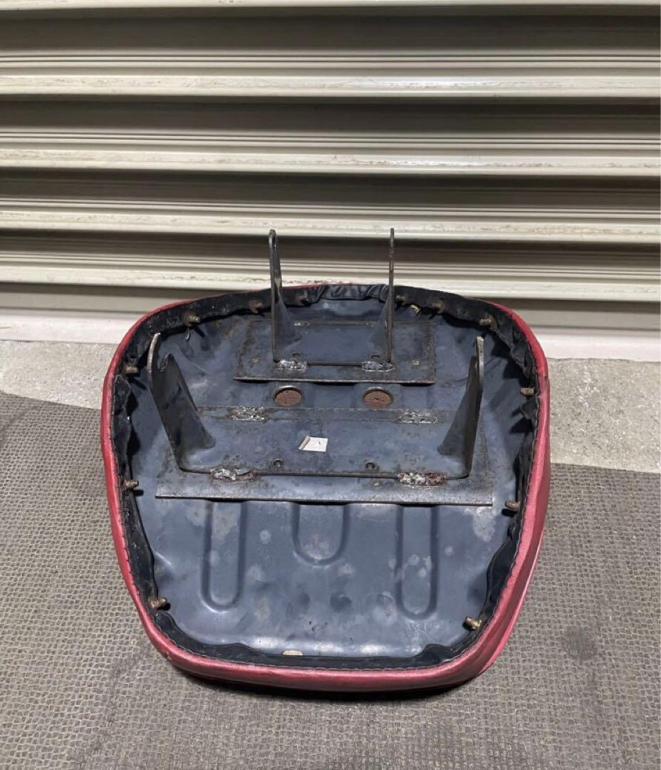 モンキー 12v Z50J 純正赤シート 中古品 送料無料 ゴリラ