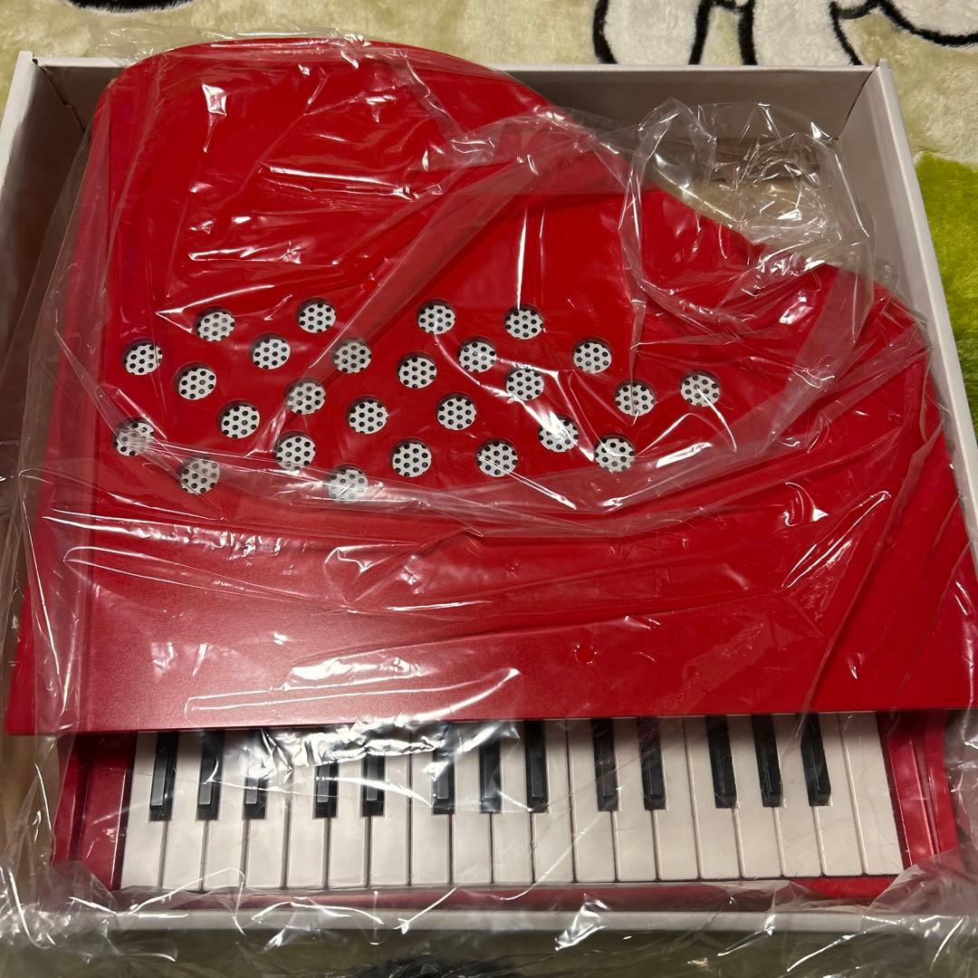 未使用品　KAWAI ミニピアノ P-32 赤