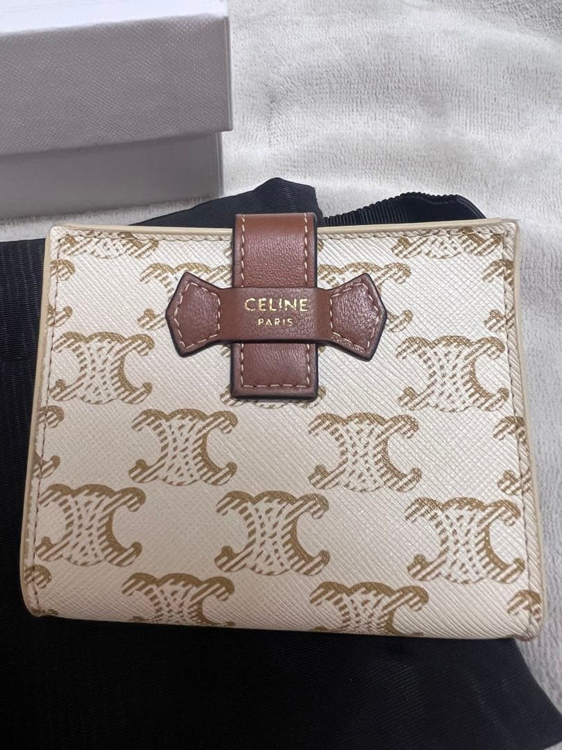 最終値下げ！CELINE 二つ折り財布 トリオンフ