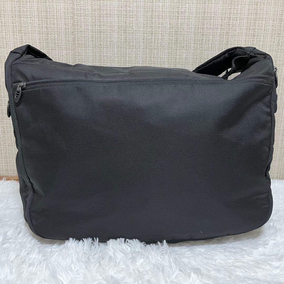 【美品】TUMI メッセンジャーバッグ A4サイズ収納可能　ブラック5570D