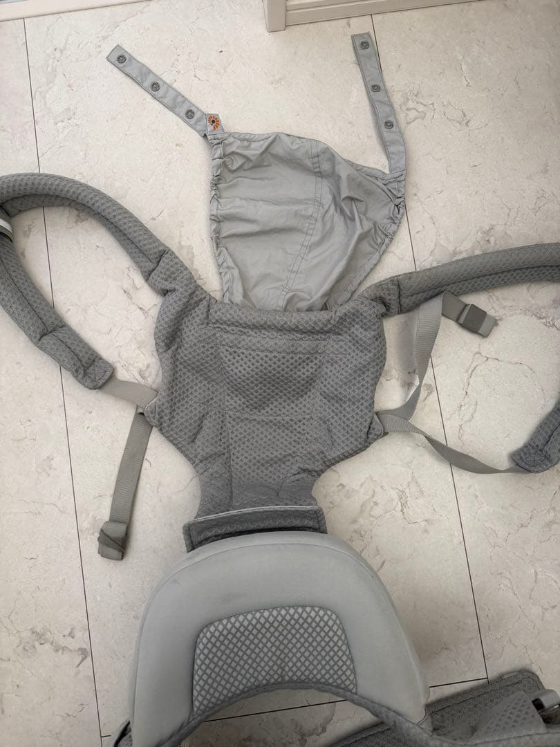 （美品） エルゴベビー　Ergobaby Alta 抱っこ紐　パールグレー