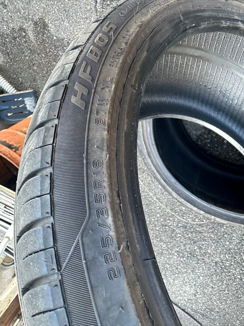 ハイフライ HF805 225/35r18 2本
