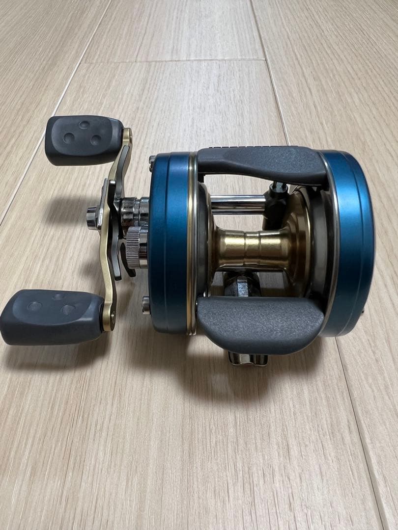 y*n様 希少　超美品　Abu Garcia 5601C4 ベイトリール　左巻き