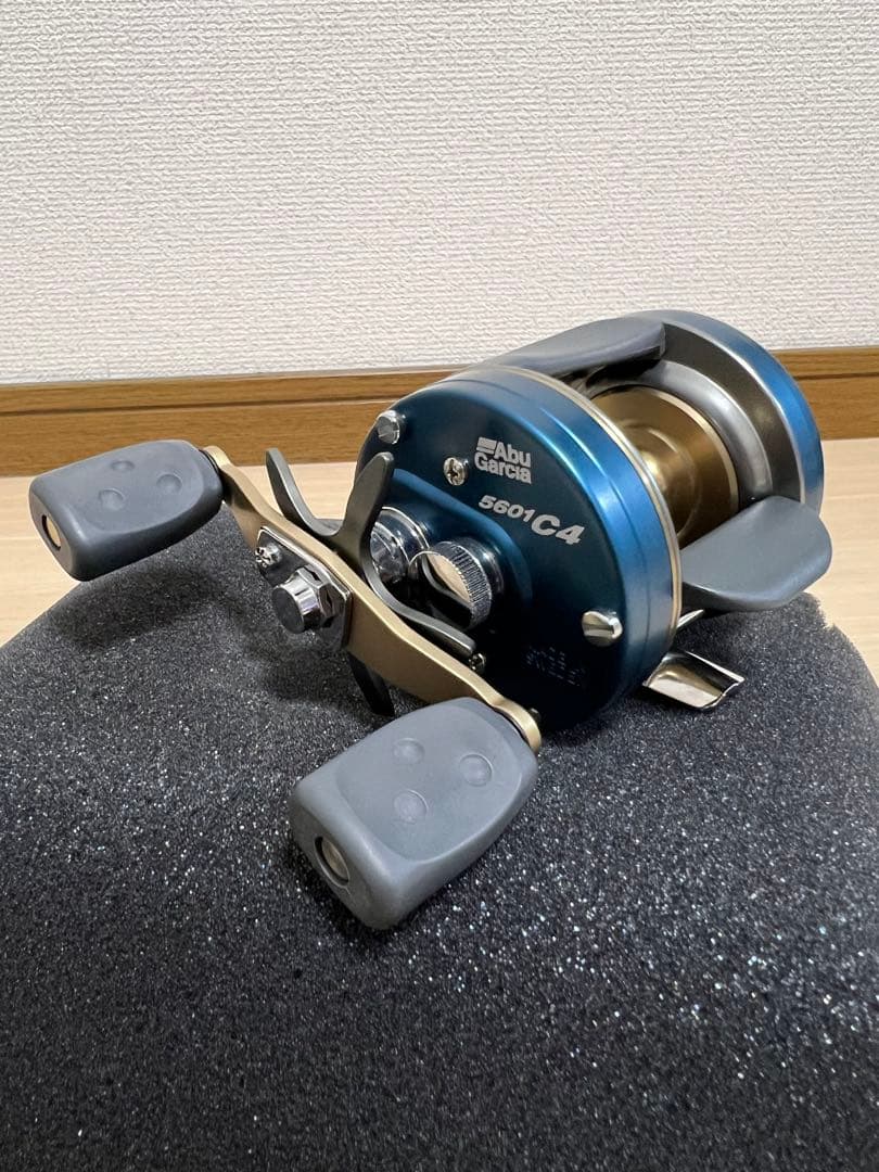 y*n様 希少　超美品　Abu Garcia 5601C4 ベイトリール　左巻き