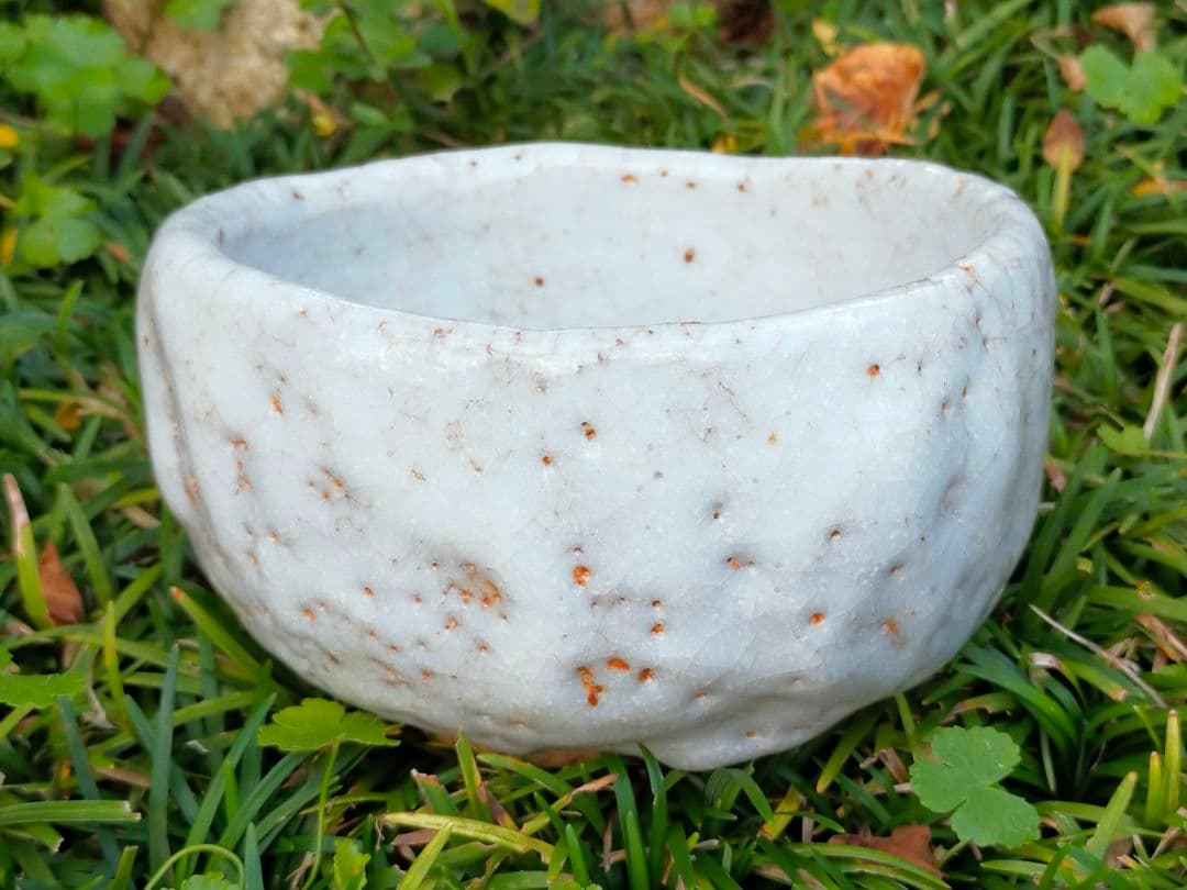 ♥やや大きな　志野　茶碗　在銘　骨董品