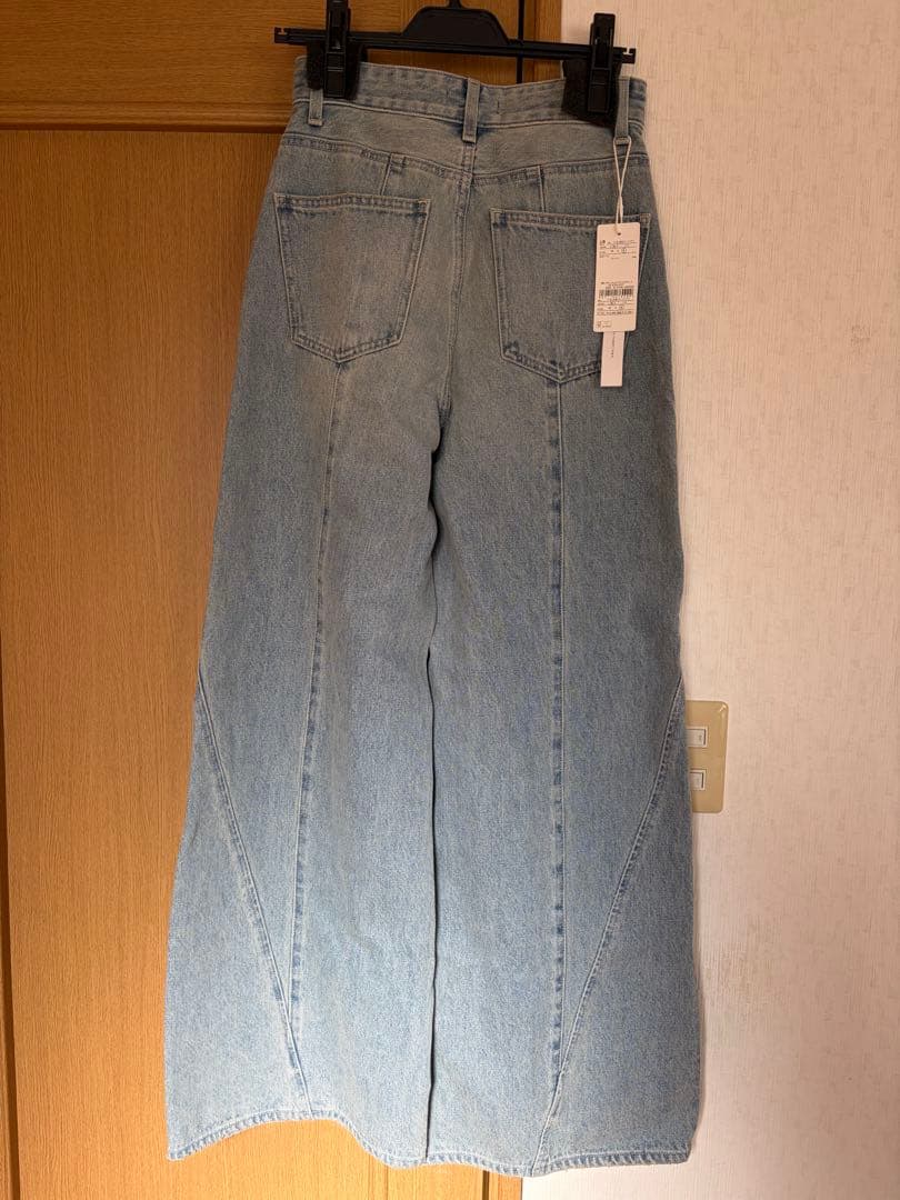 rienda 新品未使用フロントボタンデザインハイウエストデニムパンツ