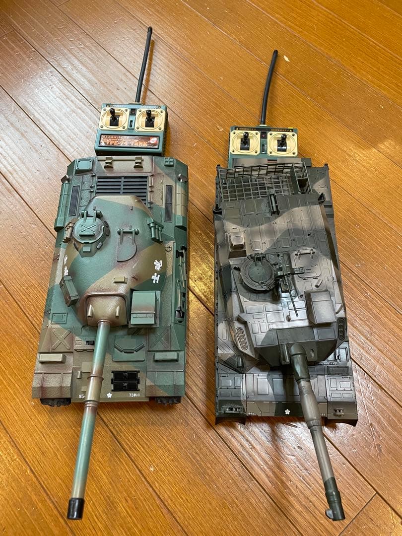 陸上自衛隊　74式戦車、10式戦車　セット