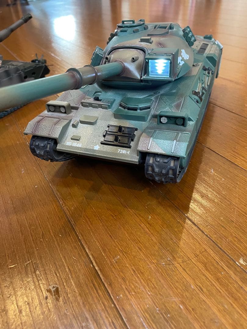 陸上自衛隊　74式戦車、10式戦車　セット