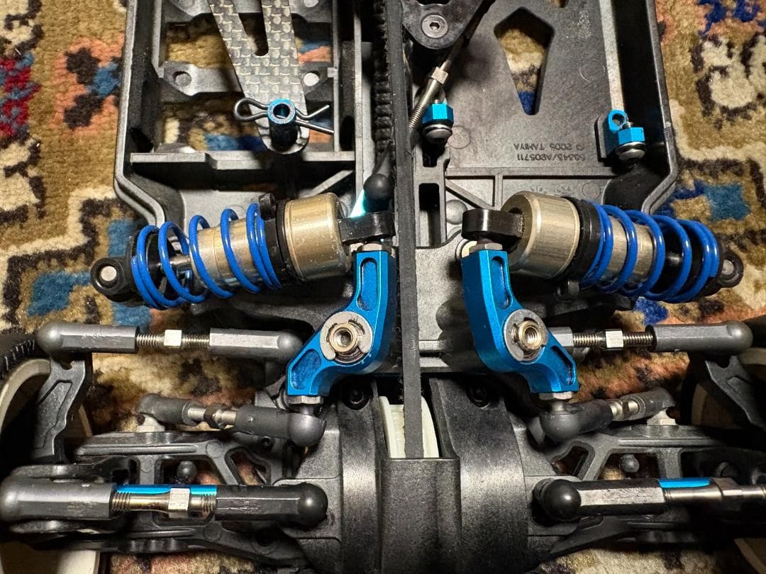 タミヤ 1/10RC TA05シャーシ カーボン アルミカスタム 完成