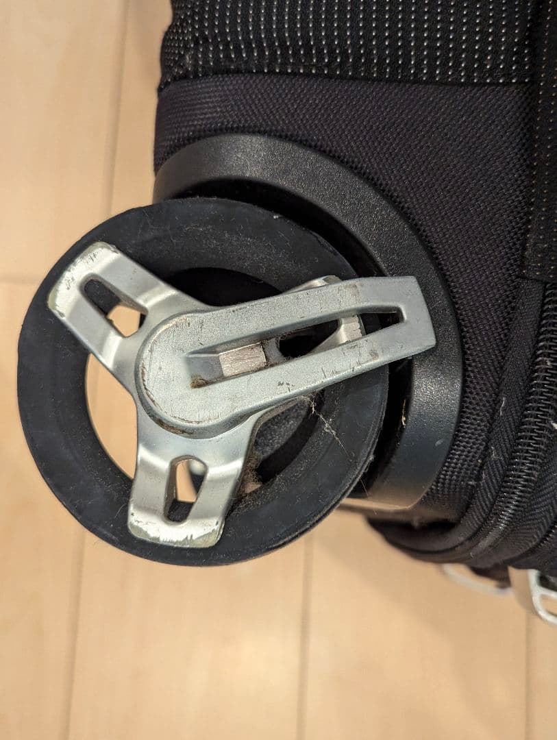 ハマジ様 スーリー THULE CROSSOVER ROLLING CARRY