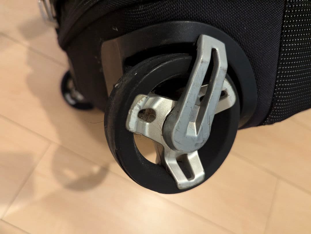 ハマジ様 スーリー THULE CROSSOVER ROLLING CARRY