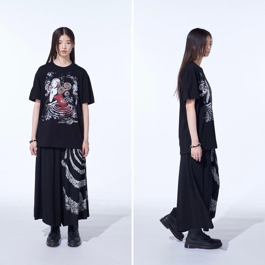 S'YTE×伊藤潤二 25aw 五島桐絵ドレス姿Tシャツ / うずまき
