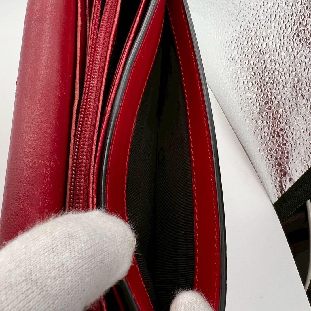 GUCCI　グッチ　二つ折り長財布　GG柄　シマ　　レッド　レディース