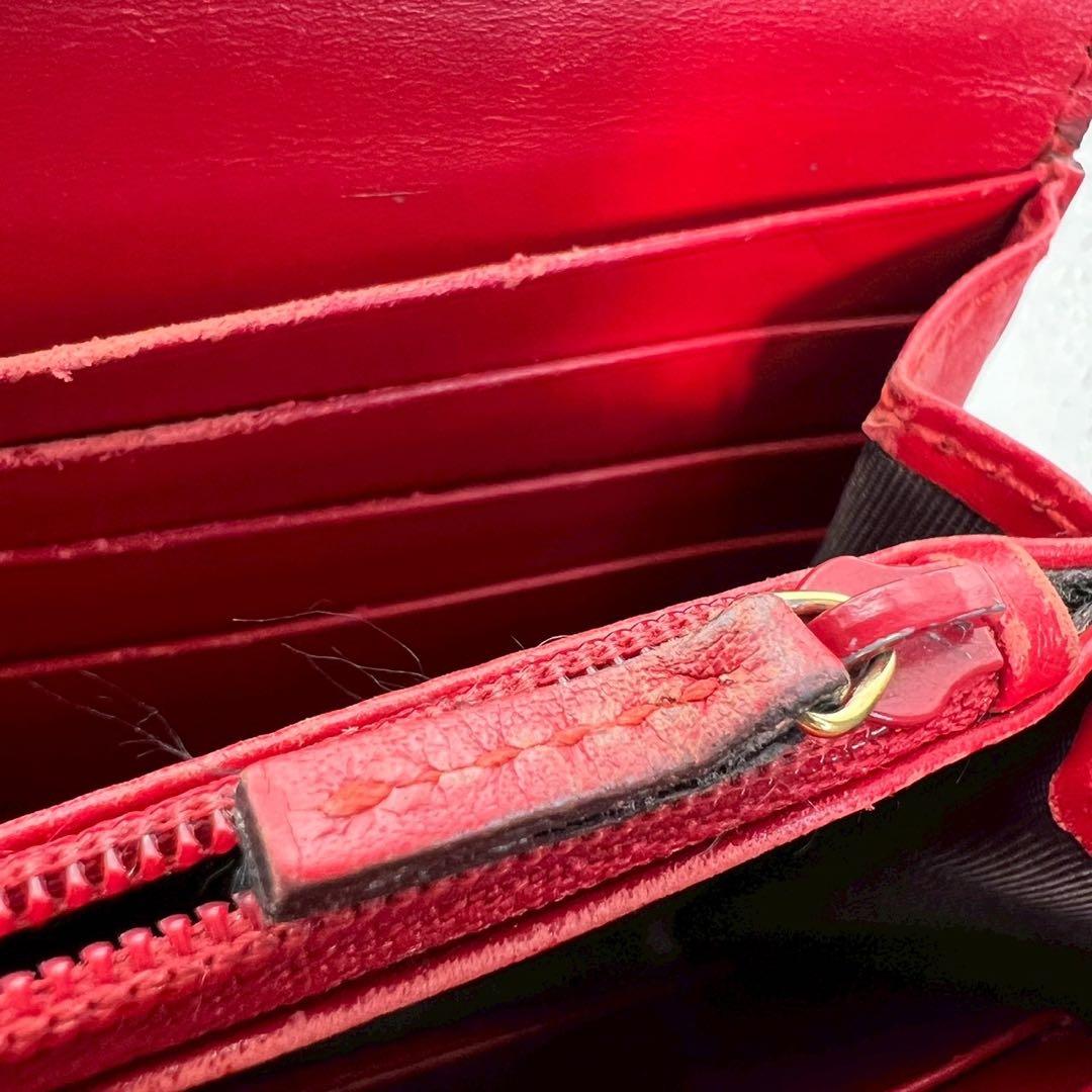 GUCCI　グッチ　二つ折り長財布　GG柄　シマ　　レッド　レディース