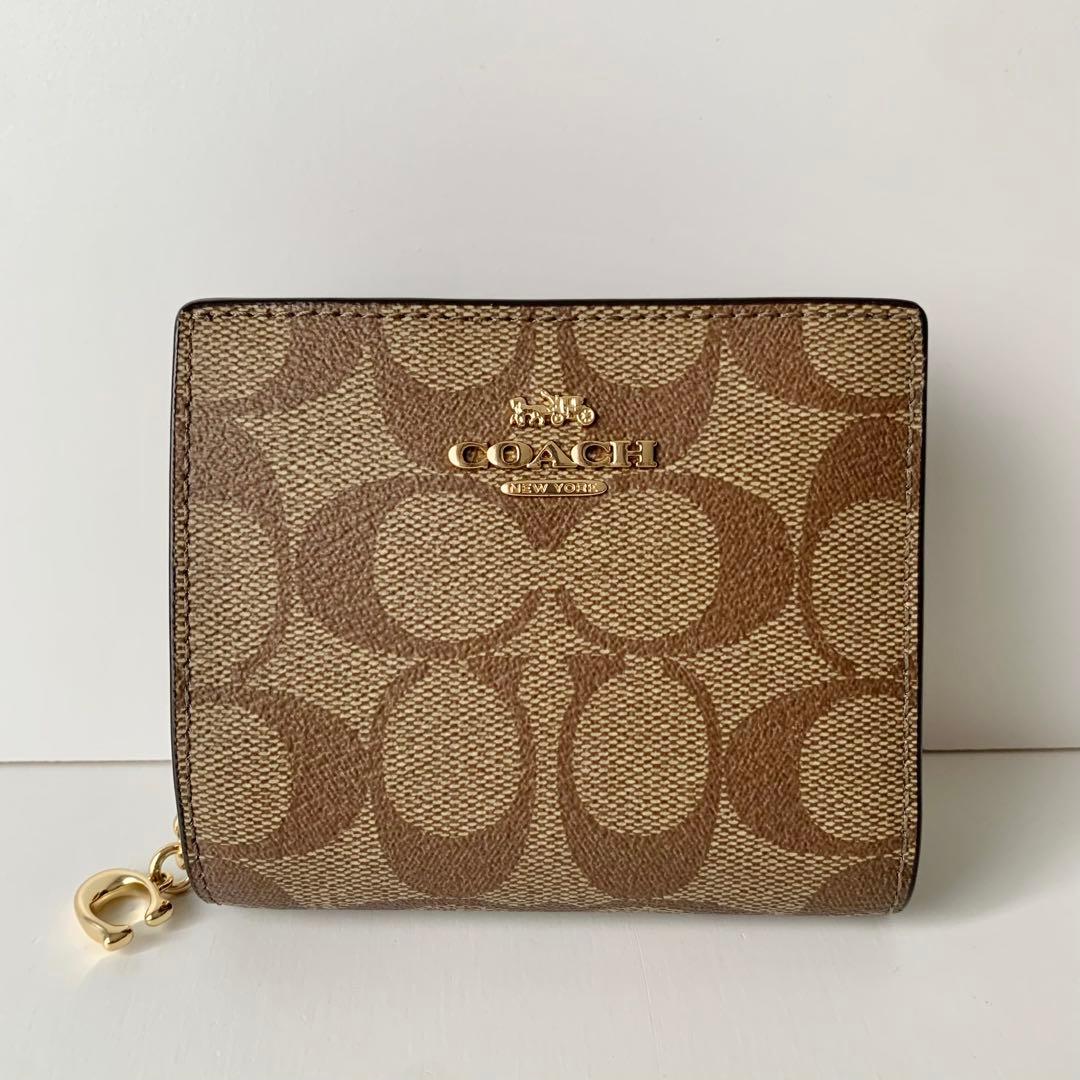 【COACH】コーチ　二つ折り財布　ベージュ　シグネチャー　新品　ミニ財布