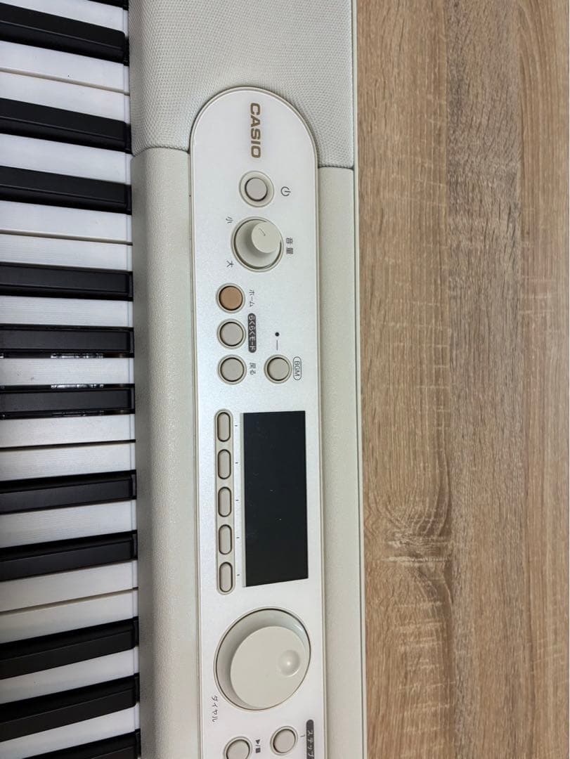 22日まで！CASIO LK-526 ホワイト 電子キーボード！少しだけ使用