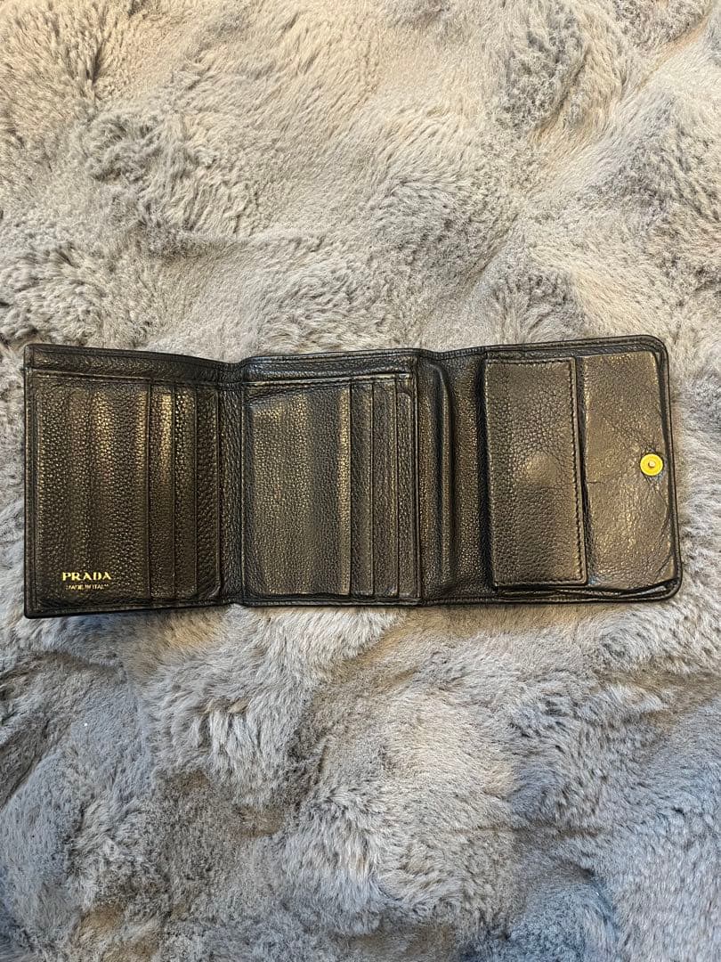 PRADA 二つ折り財布 ブラック レザー