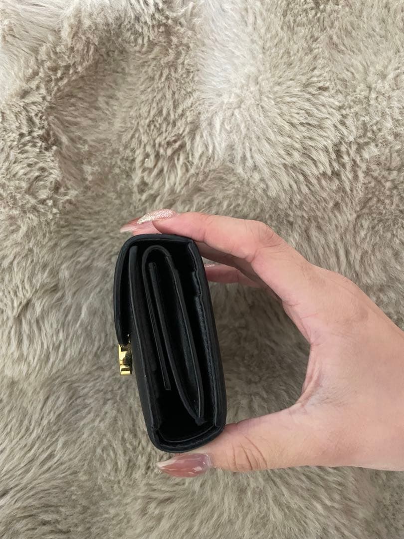 日曜まで2000円引きCELINE トリオンフ　二つ折り財布