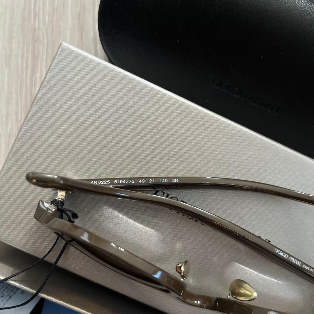 タグ付き　アルマーニ　UV-Protected Oval Sunglas