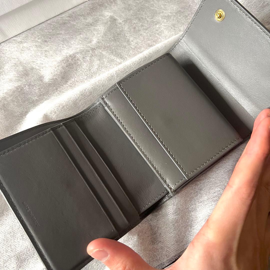 美品 CELINE スモール トリフォールド ウォレット グレー 販売証明書付