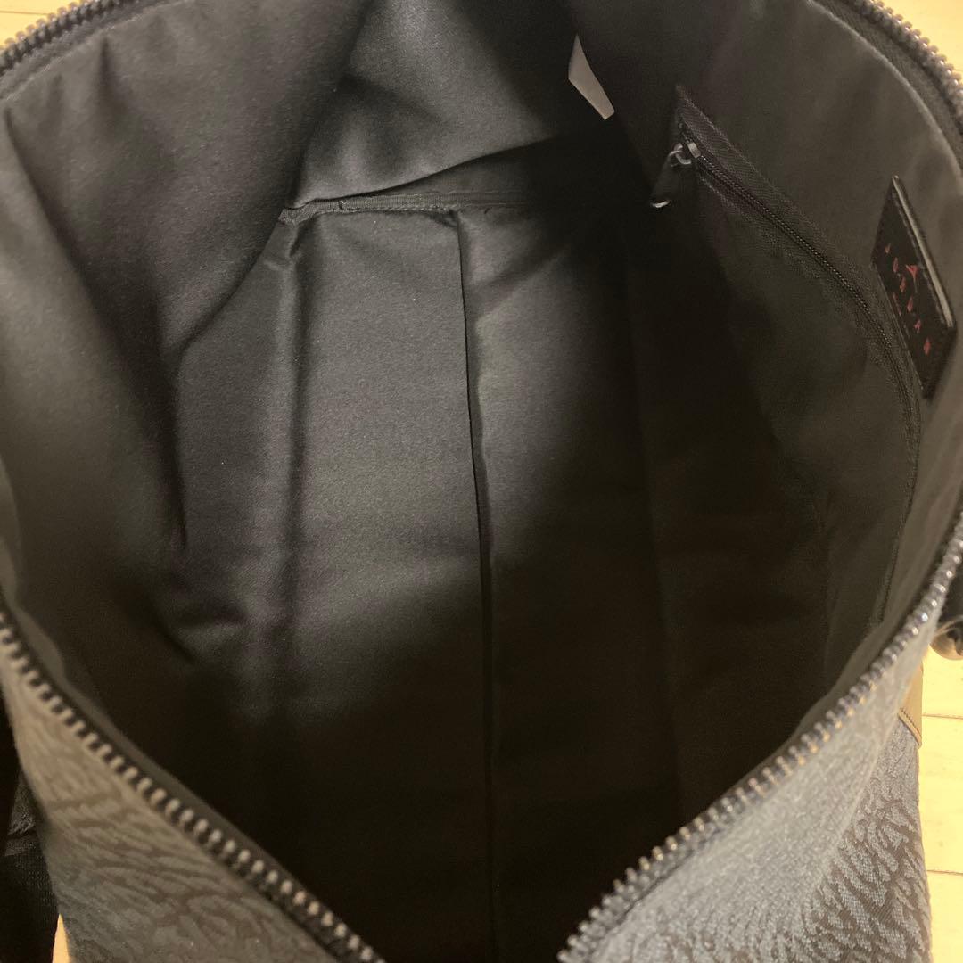 【美品!!】 エアジョーダン　アイコン　ダッフルバック(40L) オフノワール