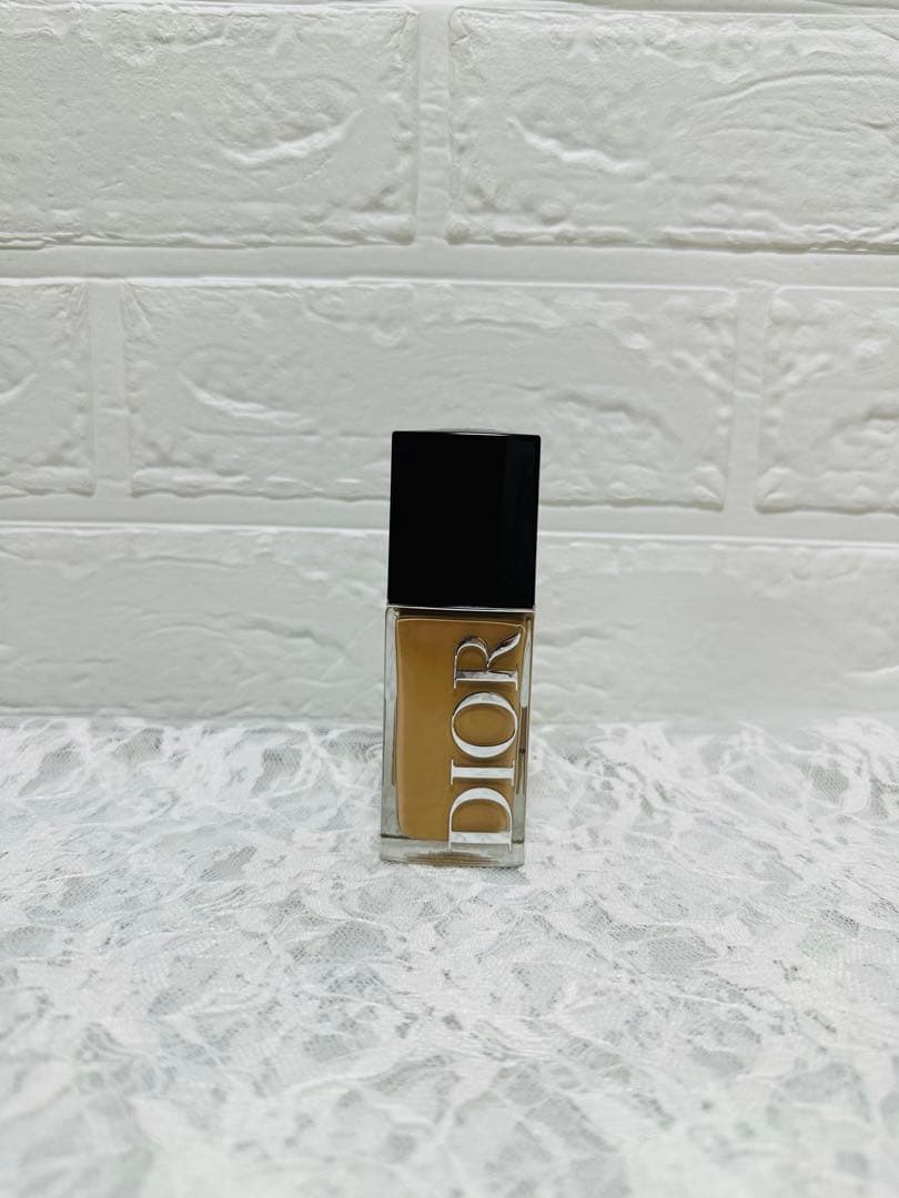 Christian Dior フォーエバー フイルド スキングロウ 3N