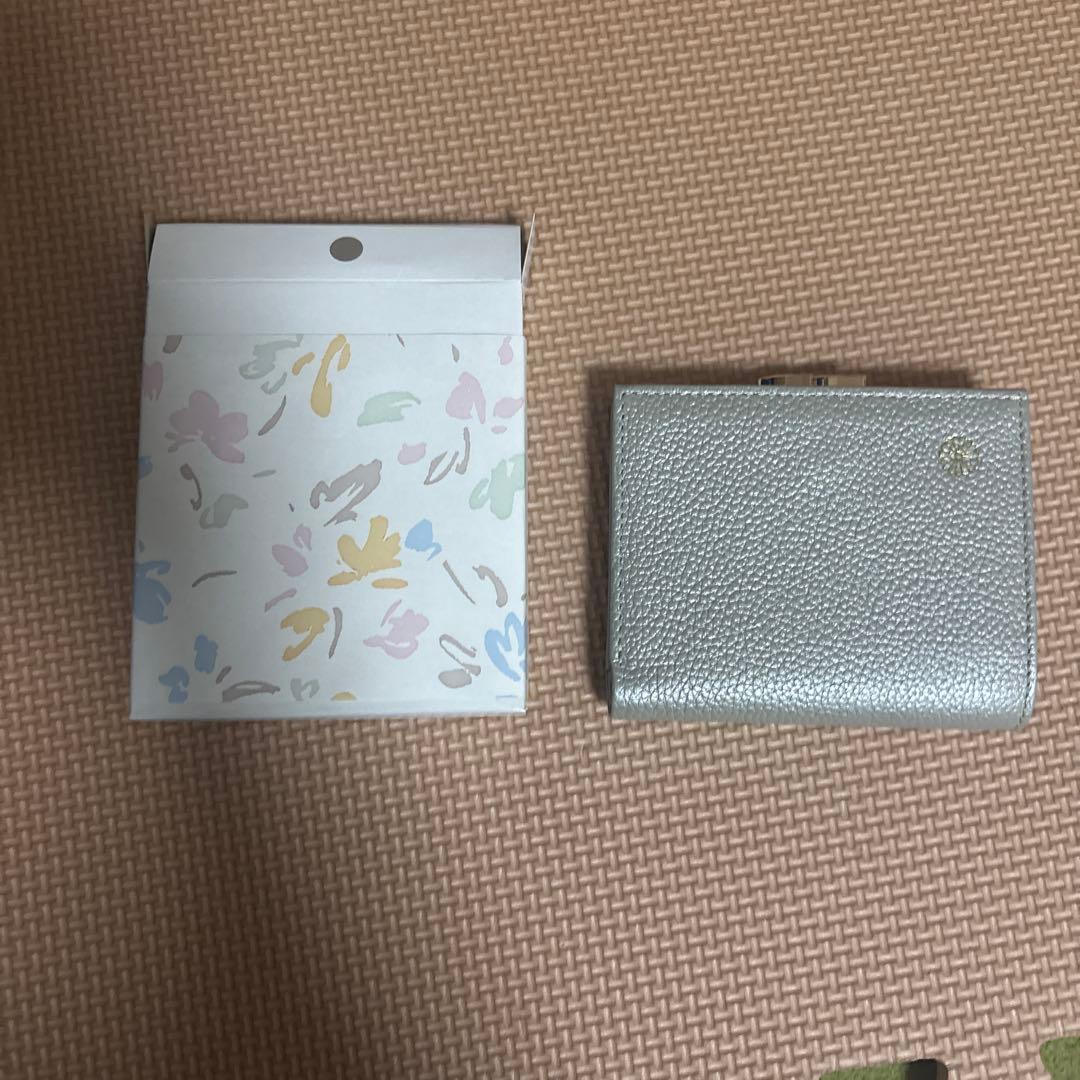 皇居 シルバー 銀 二つ折り財布 牛革 箱付き がま口 菊