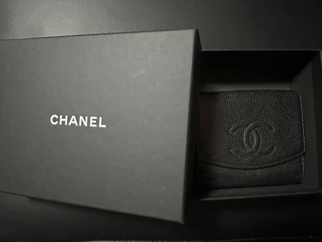 シャネル CHANEL 二つ折り財布 ブラックレザー　黒 正規品