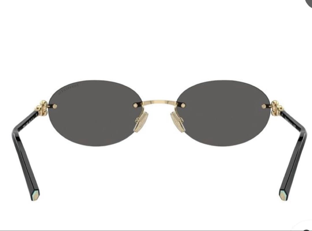 Tiffany & Co TF3104D ブラックラウンドサングラス