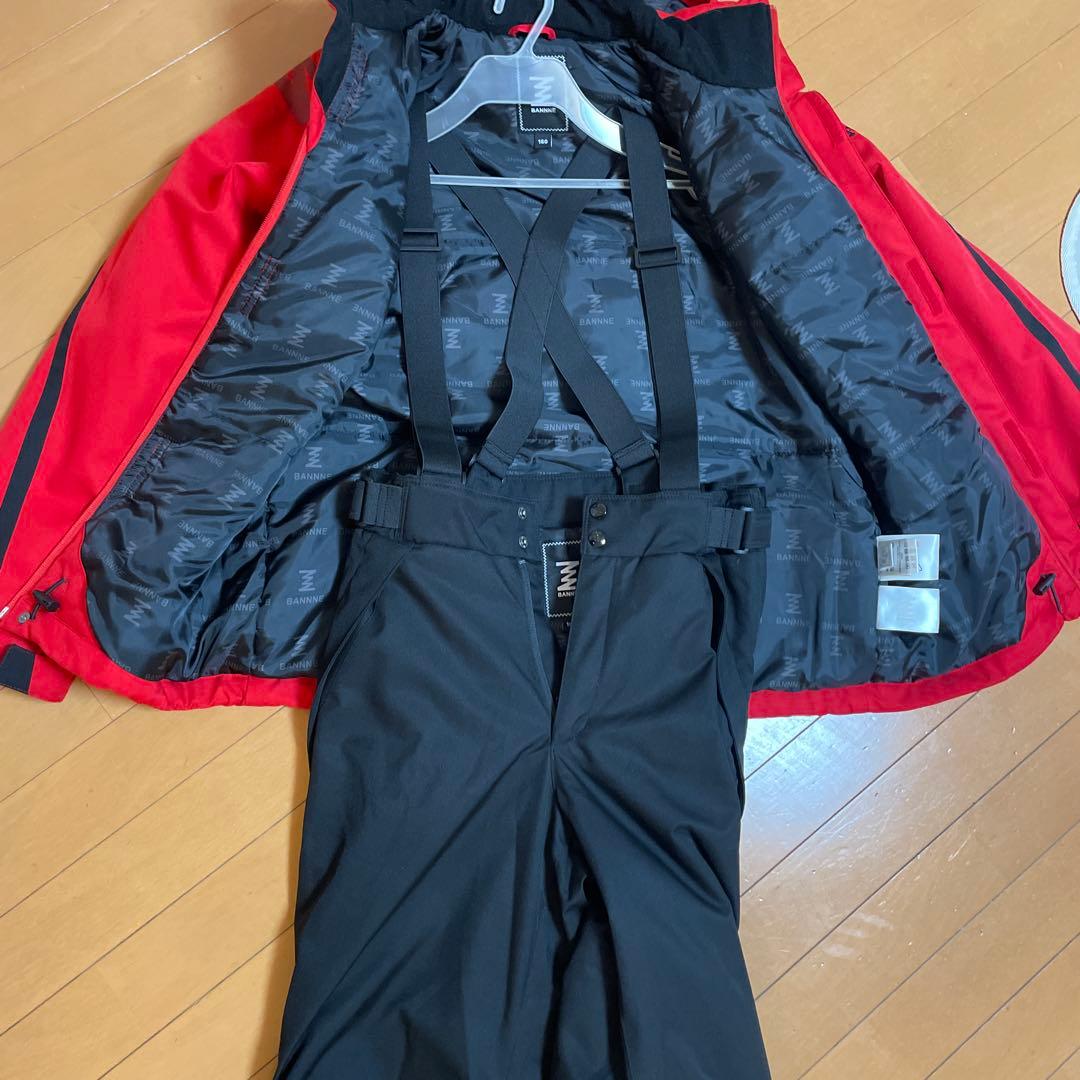 子ども用 赤いスキーウェア 防水素材