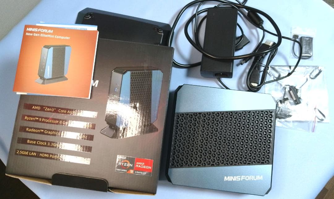 MINIS FORUM HX90 ミニPC