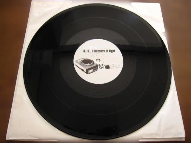 洋楽 3..6..9 Seconds Of Light