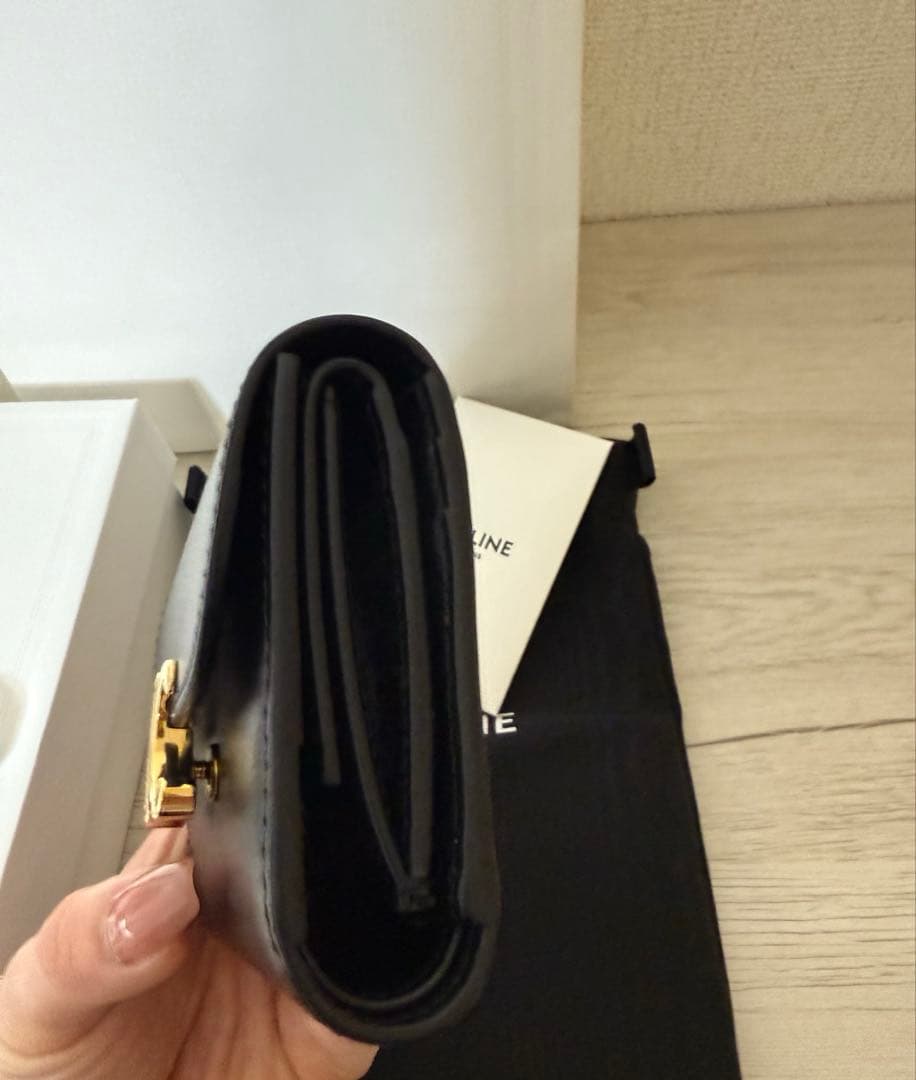 一回短時間使用のみ！ CELINE セリーヌ トリオンフ折りたたみ財布