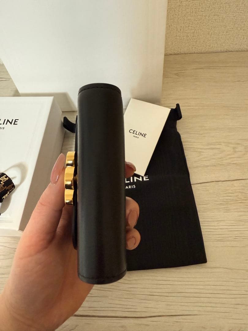 一回短時間使用のみ！ CELINE セリーヌ トリオンフ折りたたみ財布