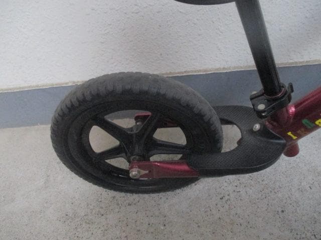 送料無料　ストライダープロ 　STRIDER SPORT レッド　軽量