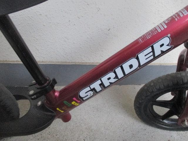 送料無料　ストライダープロ 　STRIDER SPORT レッド　軽量