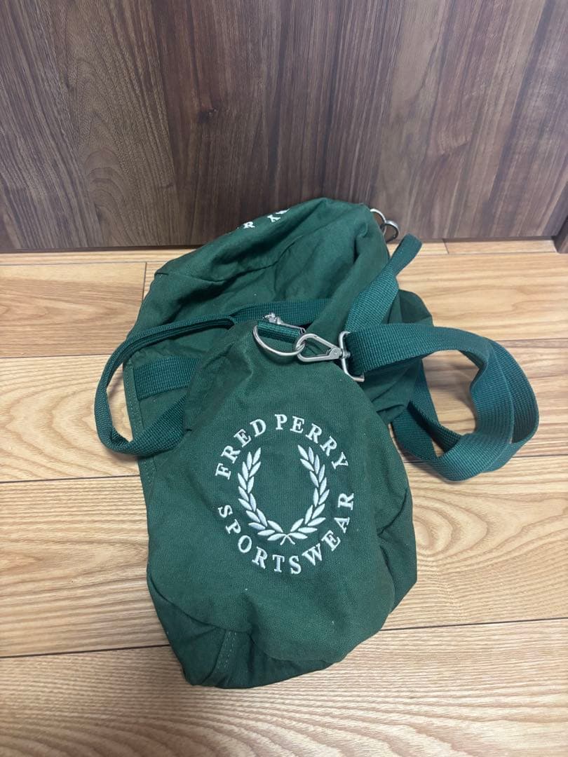 i*様 FRED PERRY ボストンバッグ グリーン