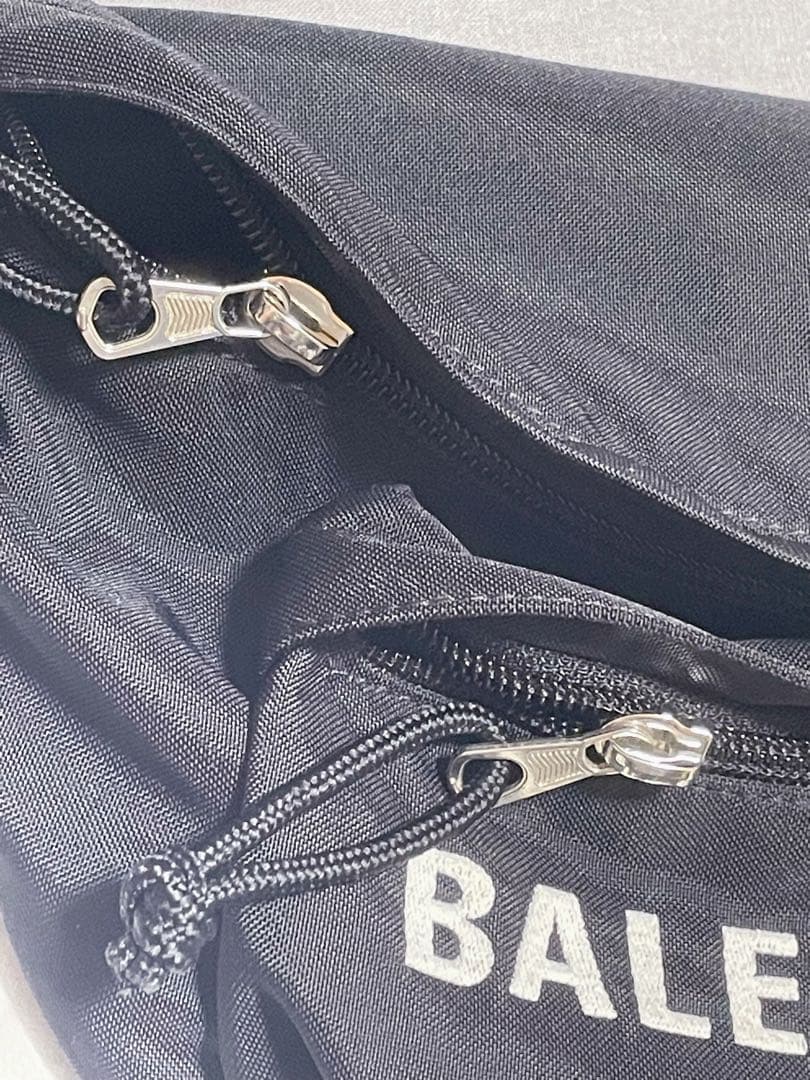 黒×黒 BALENCIAGA バレンシアガ ウエストバッグ ポーチ ブラック