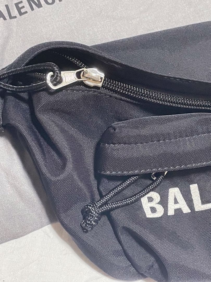 黒×黒 BALENCIAGA バレンシアガ ウエストバッグ ポーチ ブラック