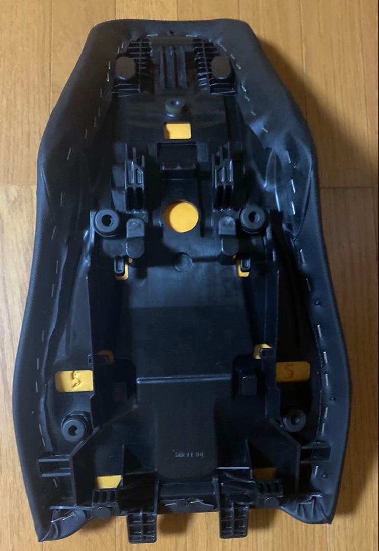 【ローシート】CRF1100アフリカツイン【黒】