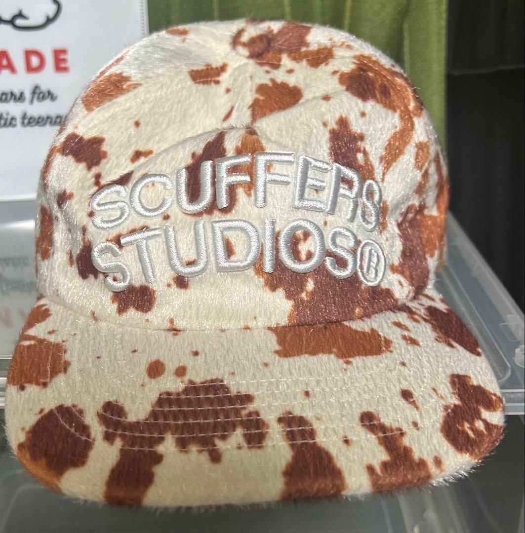 SCUFFERS STUDIOS カウ柄キャップ